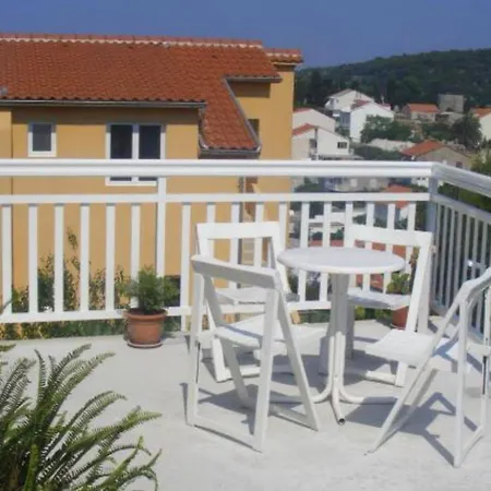 Azure Hvar Apartman