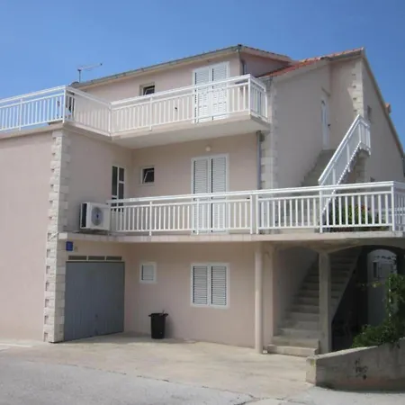 Azure Hvar Apartman *