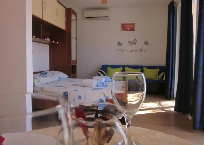 Azure Hvar Apartman *