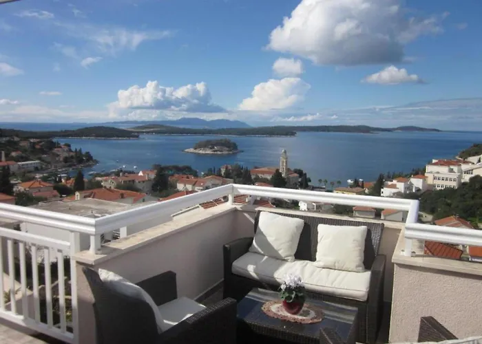 Azure Hvar Lägenhet