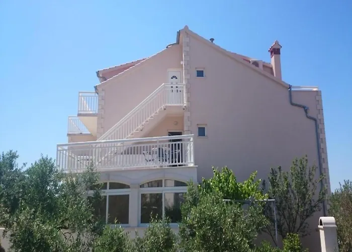 Апартаменты Azure Hvar